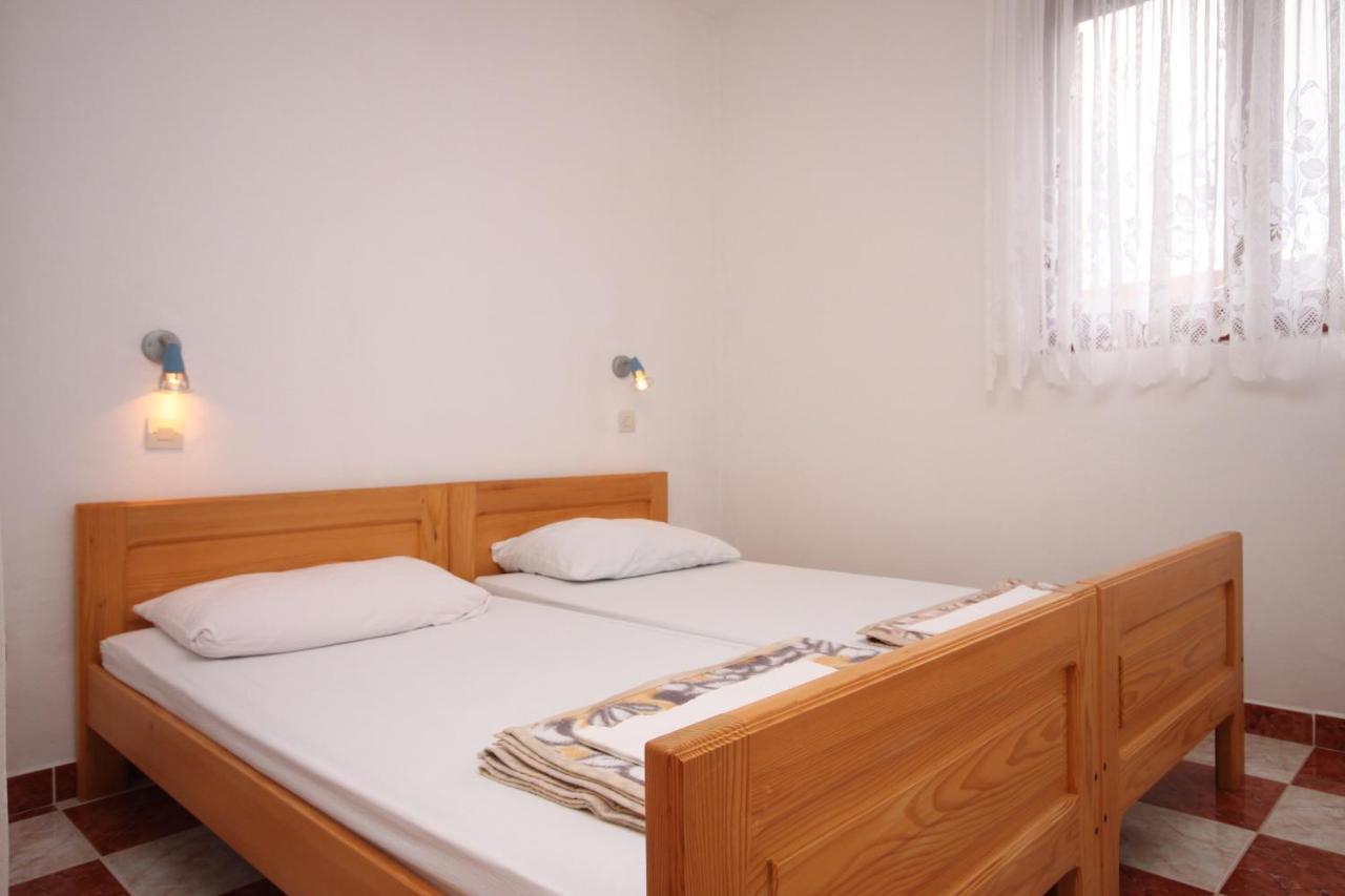 Apartments With A Parking Space Starigrad, Paklenica - 6618 Екстериор снимка