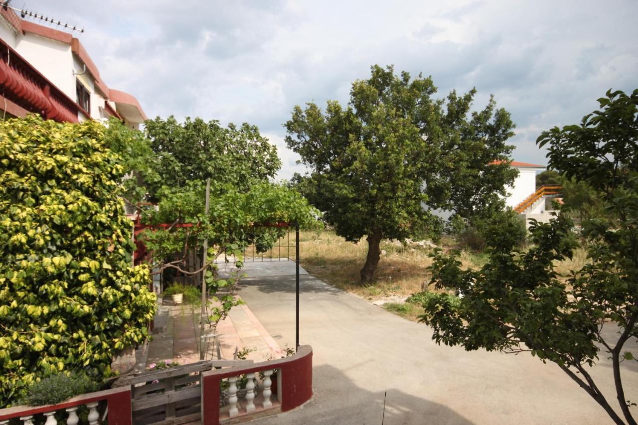 Apartments With A Parking Space Starigrad, Paklenica - 6618 Екстериор снимка